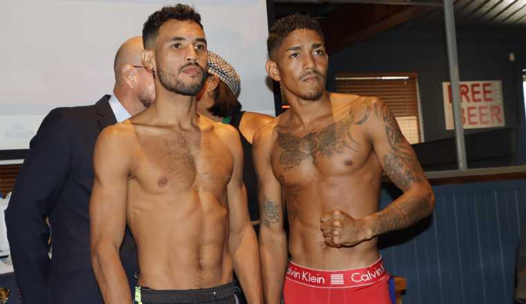 Ibrahim Valdespino (izq.) y Kadir Macías, ambos boxeadores están invictos. Foto: Víctor Arosemena Ibrahim Valdespino (izq.) y Kadir Macías, ambos boxeadores están invictos. Foto: Víctor Arosemena.