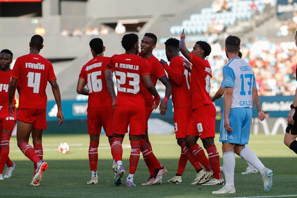 Roderick Miller festeja con Michael Amir Murillo (23) el segundo gol de Panamá. Foto: EFE Roderick Miller festeja con Michael Amir Murillo (23) el segundo gol de Panamá. Foto: EFE