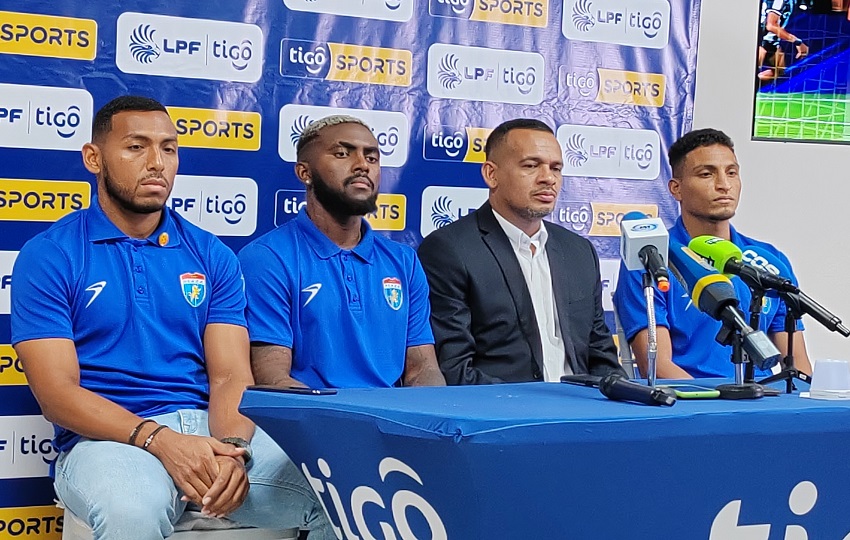 Mario Méndez, técnico de Plaza Amador dio detalles sobre la final de la LPF. Foto: EFE Mario Méndez, técnico de Plaza Amador dio detalles sobre la final de la LPF. Foto: EFE