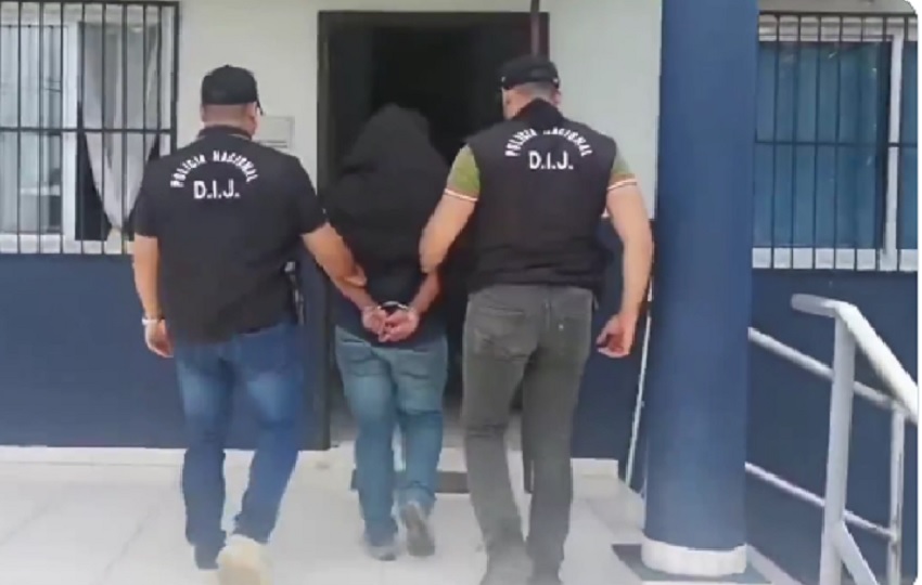 Este ciudadano, deberá enfrentar a la justicia y responder por los delitos de sustracción de menores y violencia de género. Foto. Proteger y Servir Este ciudadano, deberá enfrentar a la justicia y responder por los delitos de sustracción de menores y violencia de género. Foto. Proteger y Servir