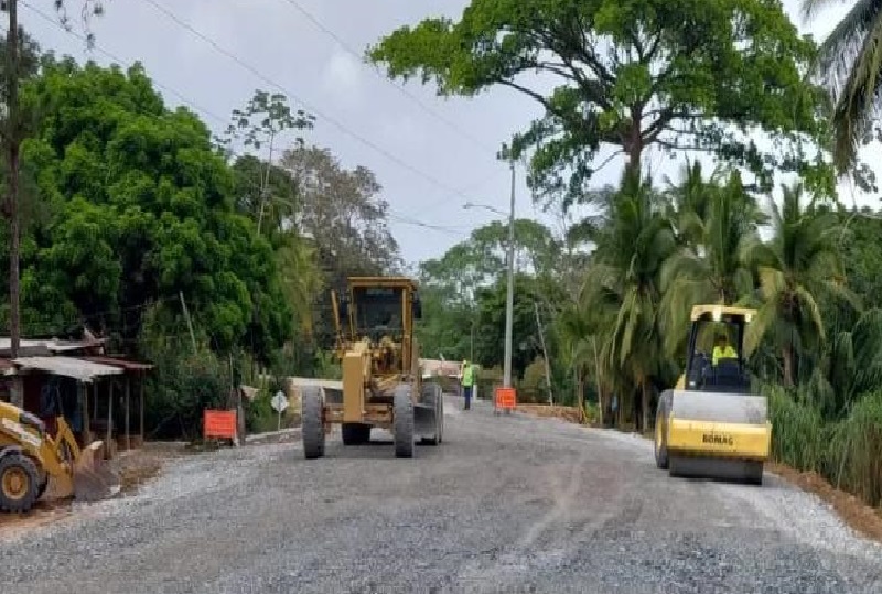Al momento de la suspensión de la obra, en el tramo 1 el proyecto llevaba buen ritmo, pues mantenían ya 10 kilómetros pavimentados, así lo dio a conocer Marengo en el pleno del Consejo Municipal de Colón. Foto. Cortesía MOP Al momento de la suspensión de la obra, en el tramo 1 el proyecto llevaba buen ritmo, pues mantenían ya 10 kilómetros pavimentados, así lo dio a conocer Marengo en el pleno del Consejo Municipal de Colón. Foto. Cortesía MOP