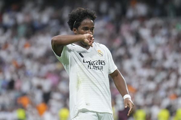 El delantero brasileño del Real Madrid Endrick celebra el gol marcado ante el Real Valladolid. Foto:EFE El delantero brasileño del Real Madrid Endrick celebra el gol marcado ante el Real Valladolid. Foto:EFE