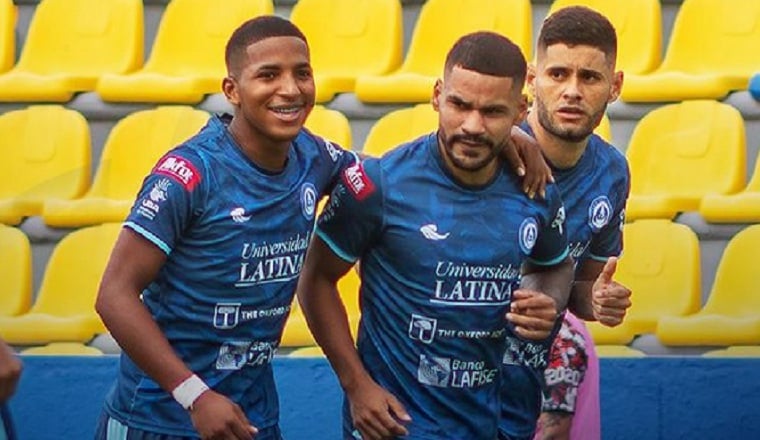 Jugadores de Universitarios de Coclé. Foto: LPF Jugadores de Universitarios de Coclé. Foto: LPF