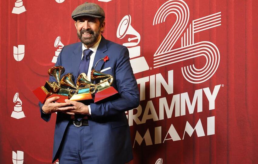 El cantante dominicano Juan Luis Guerra , posa con su premio en la alfombra roja de la 25 entrega anual de los Premios Latin Grammy. Foto: EFE El cantante dominicano Juan Luis Guerra , posa con su premio en la alfombra roja de la 25 entrega anual de los Premios Latin Grammy. Foto: EFE
