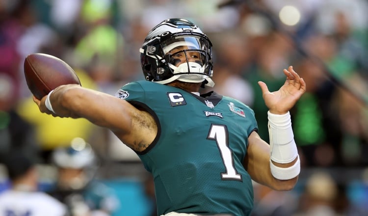 El mariscal de campo de los Philadelphia Eagles, Jalen Hurts. Foto: EFE El mariscal de campo de los Philadelphia Eagles, Jalen Hurts. Foto: EFE