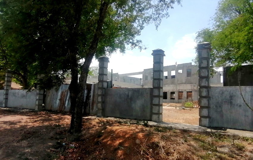 Otro caso relevante es el del colegio Secundario de Los Pozos, cuya construcción se retrasó por varios años. Foto. Thays Domínguez Otro caso relevante es el del colegio Secundario de Los Pozos, cuya construcción se retrasó por varios años. Foto. Thays Domínguez