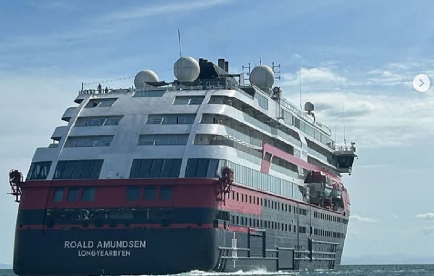 Crucero Roald Amundsen de bandera noruega, llegó el Viernes Santo. Foto. Gobernación de Veraguas Crucero Roald Amundsen de bandera noruega, llegó el Viernes Santo. Foto. Gobernación de Veraguas