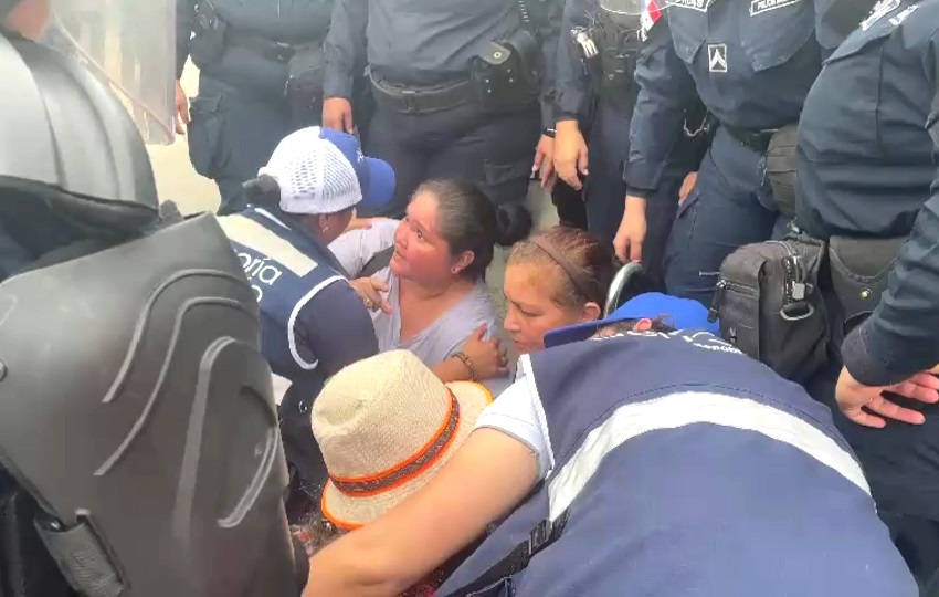 La Defensoría del Pueblo estuvo pendiente de la situación de los manifestantes. Foto. Thays Domínguez La Defensoría del Pueblo estuvo pendiente de la situación de los manifestantes. Foto. Thays Domínguez