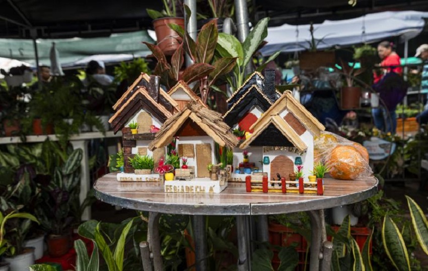 Los artesanos aprovechan este tipo de eventos para promocionar y vender sus productos. Foto. Eric Montenegro Los artesanos aprovechan este tipo de eventos para promocionar y vender sus productos. Foto. Eric Montenegro