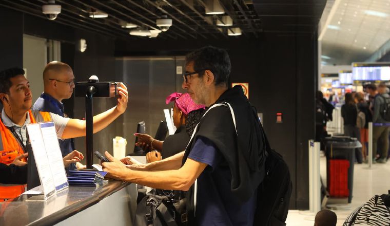 Gonzalo García, técnico de Panamá, en el Aeropuerto Internacional de Tocumen. Foto: Fepaba Gonzalo García, técnico de Panamá, en el Aeropuerto Internacional de Tocumen. Foto: Fepaba