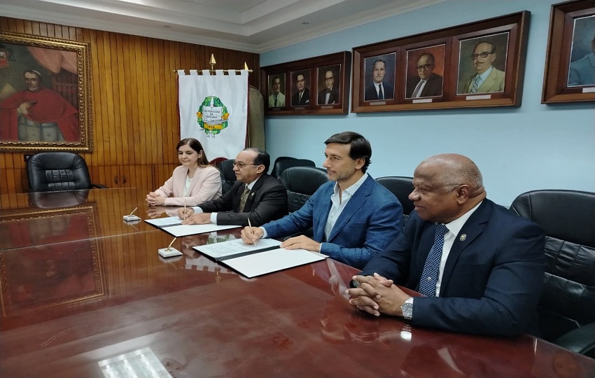 Autoridades argentinas y panameñas firman convenio de cooperación. Foto: Cortesía Autoridades argentinas y panameñas firman convenio de cooperación. Foto: Cortesía