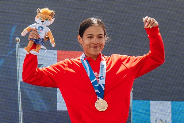 La ciclista Wendy Ducreux con su medalla de oro. Foto: COP La ciclista Wendy Ducreux con su medalla de oro. Foto: COP