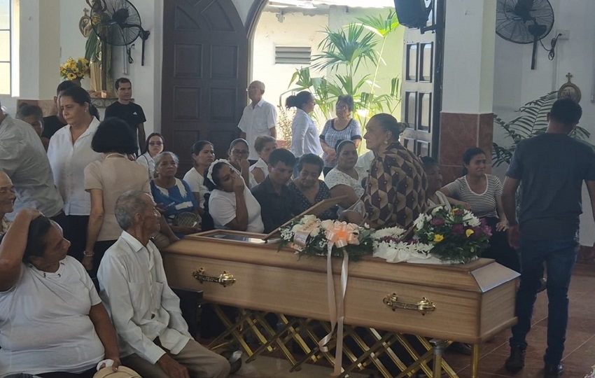 Familiares la recordaron como una joven callada, estudiosa y de gran corazón, criada por sus abuelos en Paritilla. Foto. Thays Domínguez Familiares la recordaron como una joven callada, estudiosa y de gran corazón, criada por sus abuelos en Paritilla. Foto. Thays Domínguez