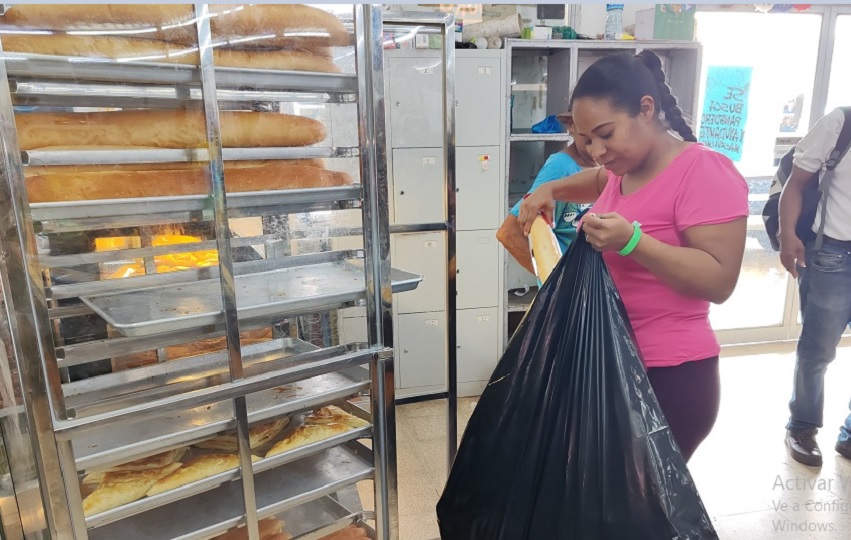 En un sipermercado clausuraron una panadería sin los permisos requeridos. Foto. Eric Montenegro En un sipermercado clausuraron una panadería sin los permisos requeridos. Foto. Eric Montenegro