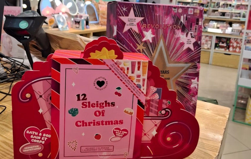 '12 Sleighs Of Christmas' y 'All Stars Beauty Advent Calendar'. Foto: Belys Toribio '12 Sleighs Of Christmas' y 'All Stars Beauty Advent Calendar'. Foto: Belys Toribio