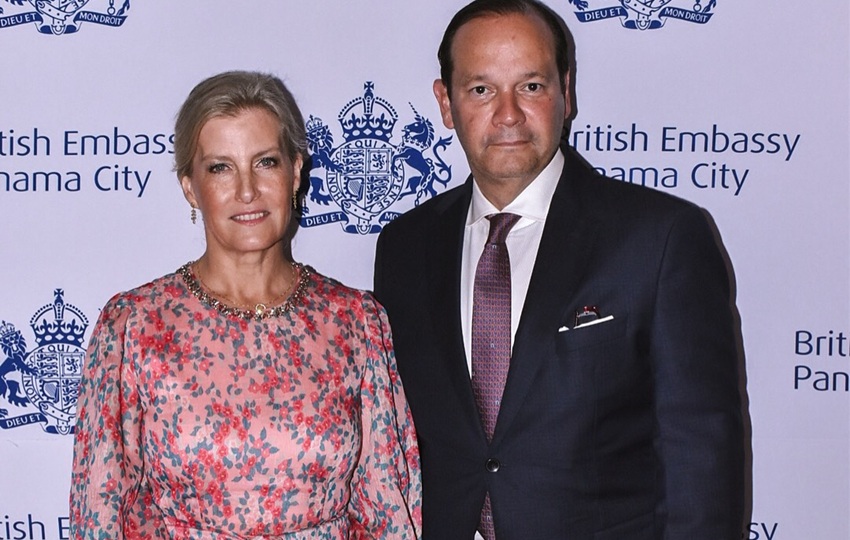 La duquesa de Edimburgo junto al canciller Martínez-Acha. Foto: Cortesía/Embajada de Reino Unido La duquesa de Edimburgo junto al canciller Martínez-Acha. Foto: Cortesía/Embajada de Reino Unido