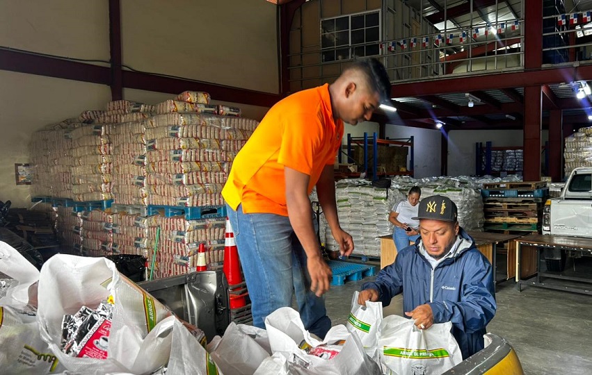 En el IMA se apoya con los alimentos indispensables para los damnificados En el IMA se apoya con los alimentos indispensables para los damnificados