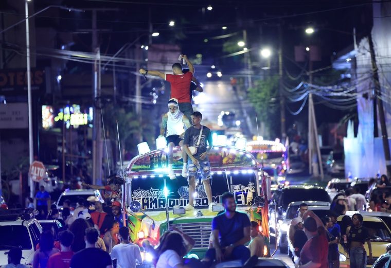Fanáticos panameños celebran la clasificación al mundial. Foto: EFE