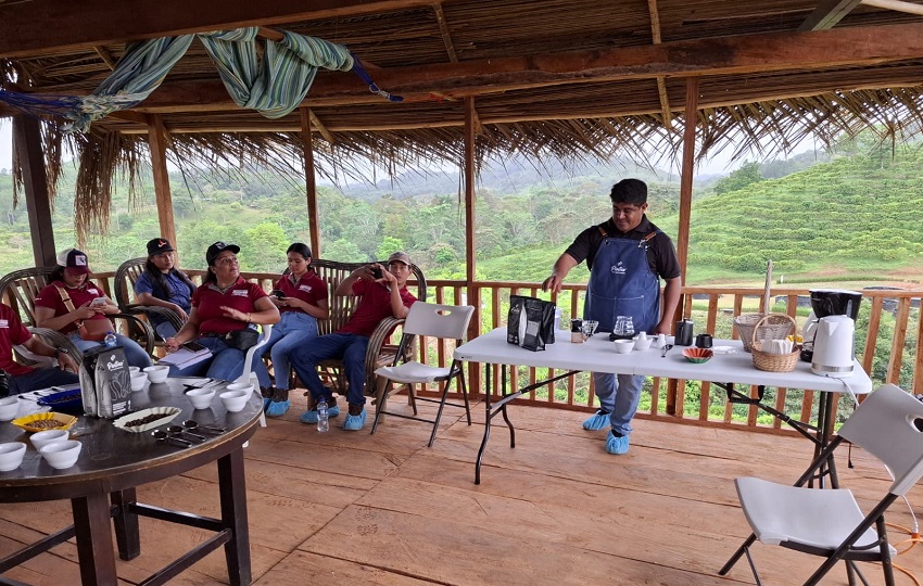En Finca “La Vieja Molienda”, indica Espinosa, los visitantes tienen opciones de senderismo, hidroponía, el proceso postcosecha del café y agricultura circular. En Finca “La Vieja Molienda”, indica Espinosa, los visitantes tienen opciones de senderismo, hidroponía, el proceso postcosecha del café y agricultura circular.