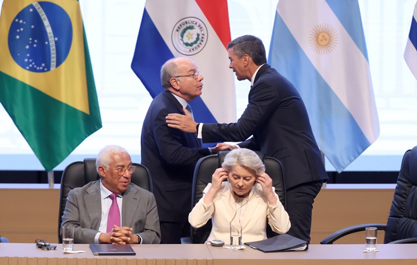 La firma del histórico acuerdo dará lugar a una de las mayores zonas integradas del mundo, con 720 millones de personas, tras 26 años de negociaciones. EFE