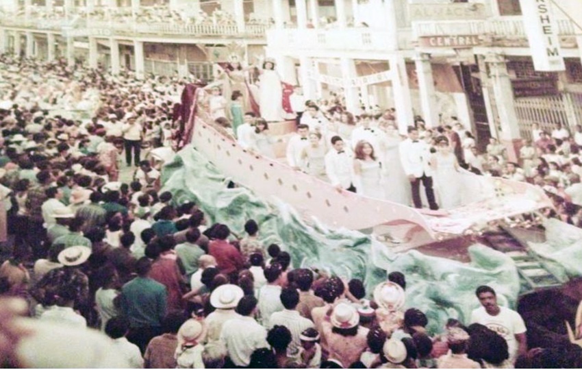 La oficialización de la fiesta no se dio hasta 1910 con la coronación de la primera reina de Panamá, Manuela Vallarino. Foro: Panamá Vieja Escuela La oficialización de la fiesta no se dio hasta 1910 con la coronación de la primera reina de Panamá, Manuela Vallarino. Foro: Panamá Vieja Escuela