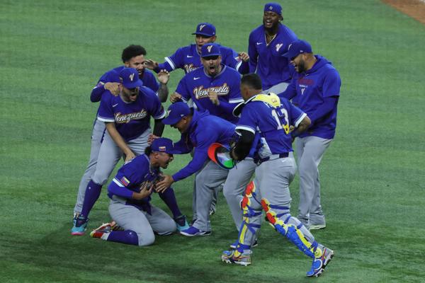 ugadores de Venezuela celebran el triunfo en la final del Clásico Mundial de Béisbol ante Estados Unidos. Foto:EFE ugadores de Venezuela celebran el triunfo en la final del Clásico Mundial de Béisbol ante Estados Unidos. Foto:EFE