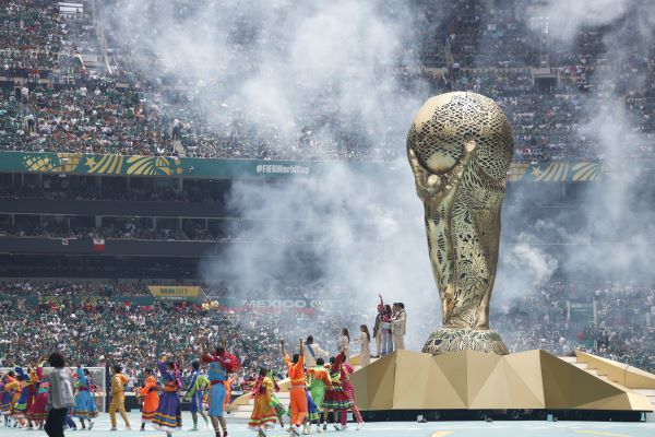 Copa de la FIFA en la inauguración del Mundial. Foto: EFE Copa de la FIFA en la inauguración del Mundial. Foto: EFE
