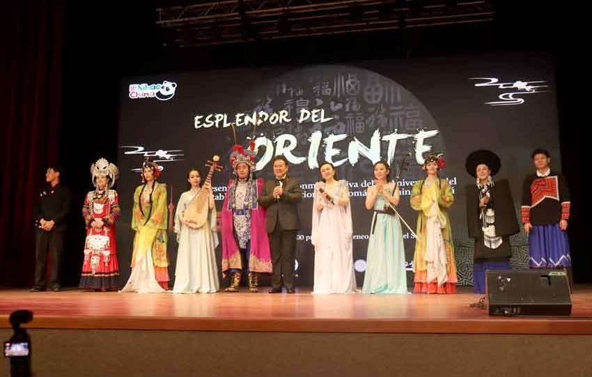 Artistas en el escenario. Fotos: Cortesía