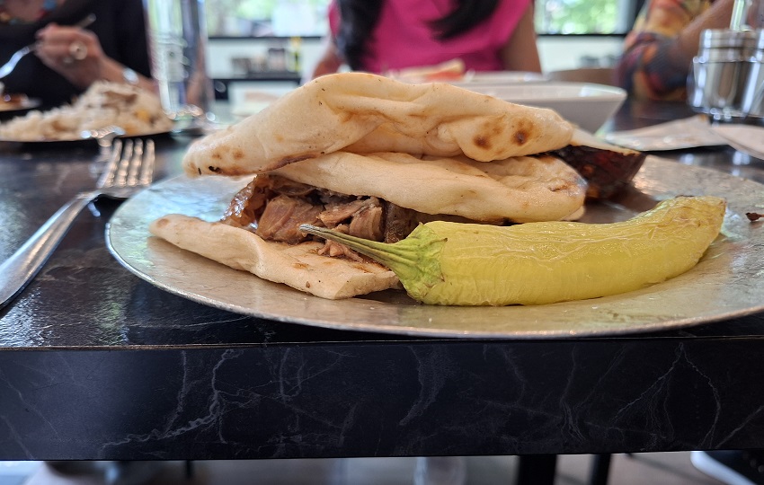 »Kebab de cordero en un restaurante de Antalya.