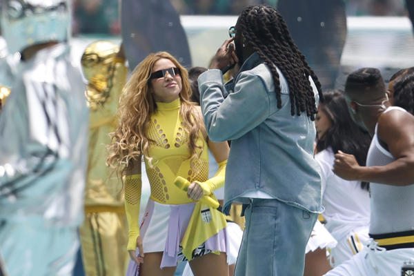 La colombiana Skakira en su presentación en el Estadio Azteca. Foto: EFE La colombiana Skakira en su presentación en el Estadio Azteca. Foto: EFE