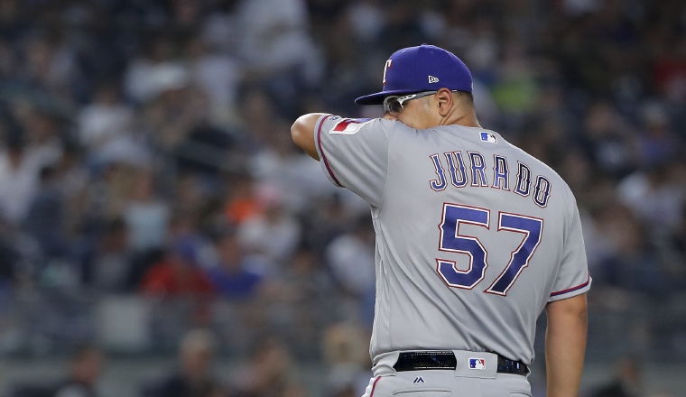 Ariel Jurado: Otra promesa del béisbol panameño recbió este año su oportunidad en las Mayores. El coclesano acumuló marca  de 5-5, con efectividad de 5.93, en 54.2 entradas en las que tuvo actividad con los Rangers.
