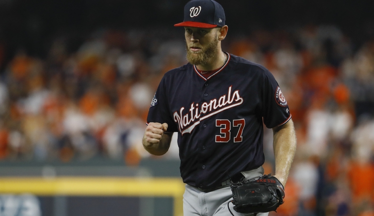 4. Stephen Strasburg fue escogido como el jugador más valioso. 4. Stephen Strasburg fue escogido como el jugador más valioso.