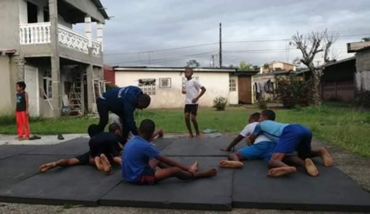 Los atletas de la lucha olímpica no tienen un lugar donde entrenar Foto Diomedes Sánchez Los atletas de la lucha olímpica no tienen un lugar donde entrenar Foto Diomedes Sánchez