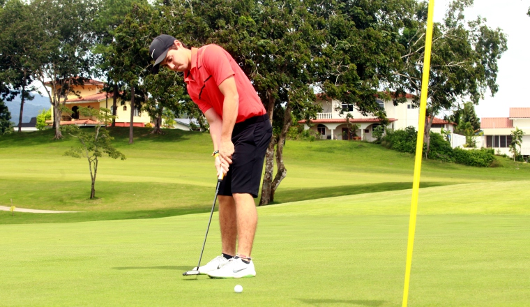Jean Louis Ducruet toma clases de golf desde los 5 años. Fotos: A. Gamez Jean Louis Ducruet toma clases de golf desde los 5 años. Fotos: A. Gamez