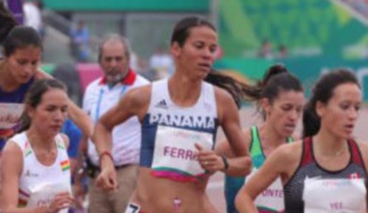 37538806.jpg Andrea Ferris (cent). Foto:COP