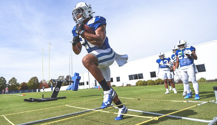 Jugadores de los Colts en los entrenamientos. Jugadores de los Colts en los entrenamientos. Foto:@colts