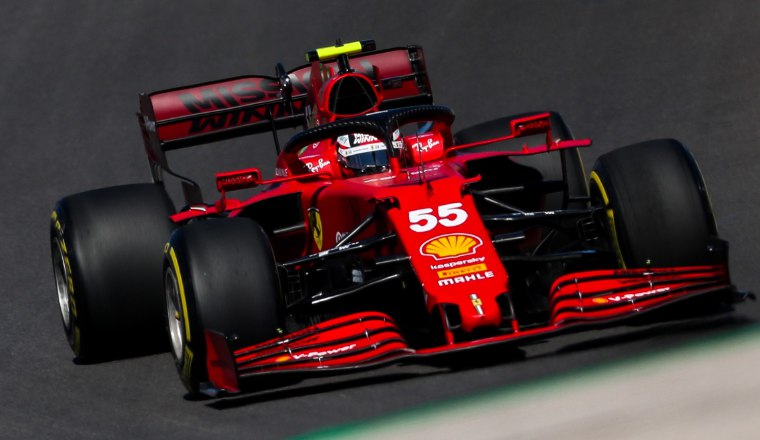 El español  Carlos Sainz en las carreras de F1 con su  Ferrari. Foto:EFE