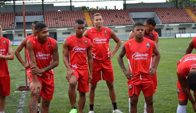 41995624.jpg San Francisco en los entrenamientos. Foto: @Twitter