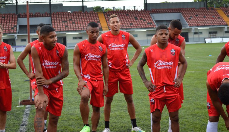 42279421.jpg Jugadores del San Francisco. Foto:@sanfrafc_pa