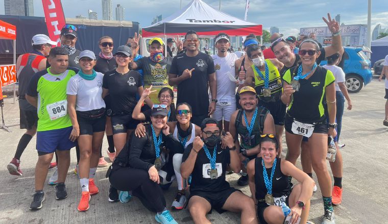 El equipo Proteamtitans, participó ayer de la carrera. El equipo Proteamtitans, participó ayer de la carrera. Cortesía