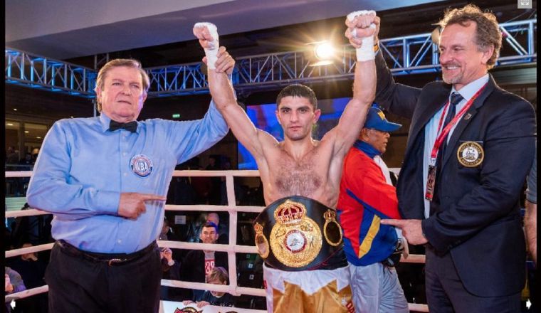 42339767.jpg El campeón mosca de Artem Dalakian de la AMB. Foto:@artemdalakyam