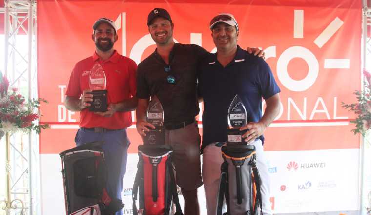 En dicha modalidad, los jugadores participaron en grupos de tres. En dicha modalidad, los jugadores participaron en grupos de tres. Víctor Arosemena