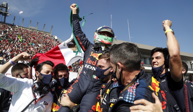 Sergio Pérez terminó en el tercer lugar en el GP de México. Sergio Pérez terminó en el tercer lugar en el GP de México. Foto:EFE