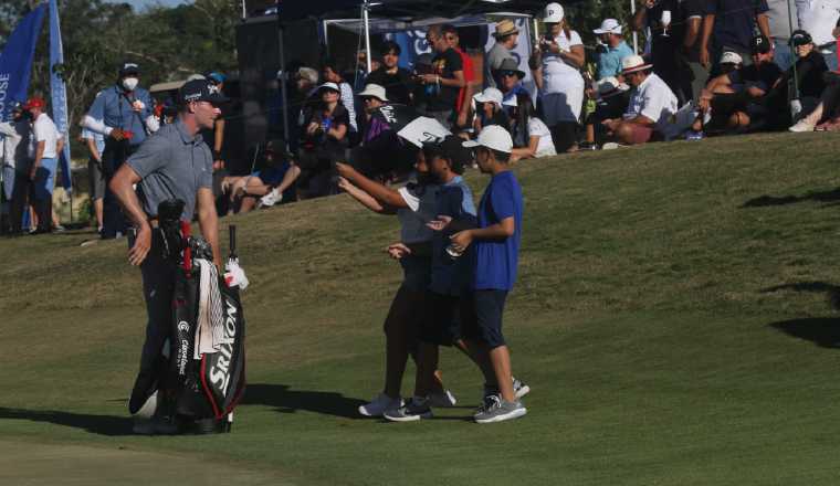 4- Un recuerdo para los infantes, por parte de los golfistas 4- Un recuerdo para los infantes, por parte de los golfistas
