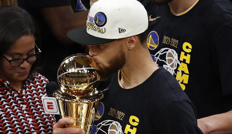 Stephen Curry fue el MVP de la Serie Final de la NBA. Stephen Curry fue el MVP de la Serie Final de la NBA. Foto:EFE