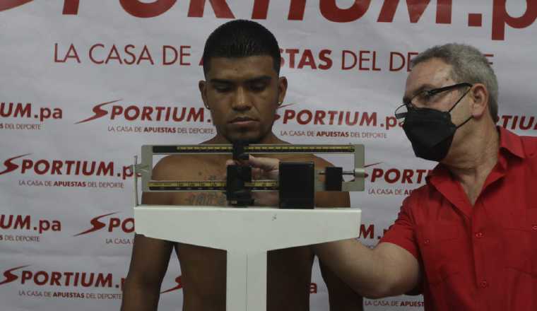 Jorge 'Búfalo' Sánchez en el pesaje Jorge 'Búfalo' Sánchez en el pesaje