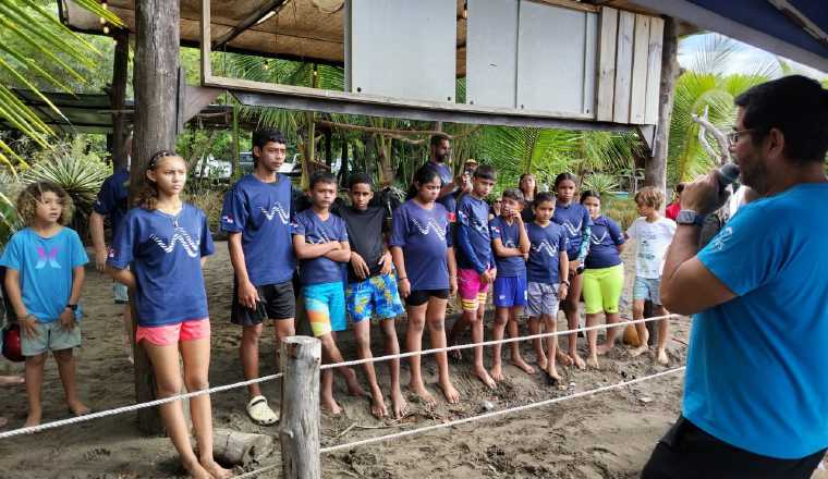El torneo de surf se realiza en diferentes categorías. El torneo de surf se realiza en diferentes categorías. Foto: Cortesía