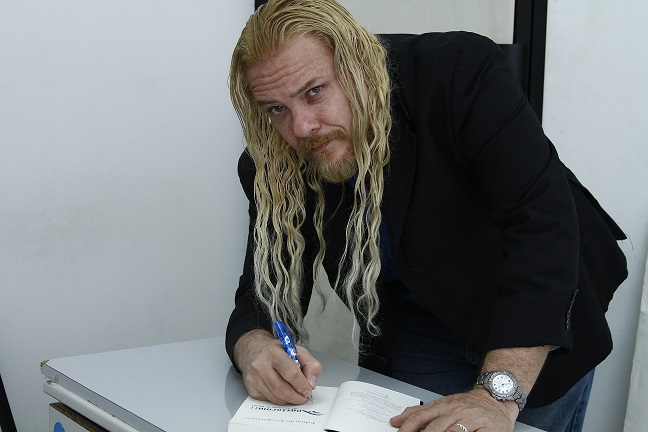 Eduardo Verdurmen participará en el Conversatorio Creadores de sagas, el 27 de julio en la Biblioteca Nacional junto con Yodalis Puello Coriat y Miguel Esteban. Foto: Panamá América. Eduardo Verdurmen participará en el Conversatorio Creadores de sagas, el 27 de julio en la Biblioteca Nacional junto con Yodalis Puello Coriat y Miguel Esteban. Foto: Panamá América.