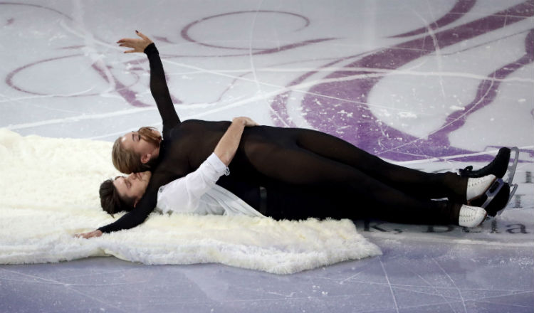 Alexandra Stepanova e Ivan Bukin durante su rutina en el campeonato de patinaje. Foto EFE Alexandra Stepanova e Ivan Bukin durante su rutina en el campeonato de patinaje. Foto EFE