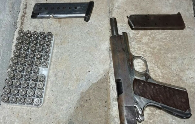 En allanamientos, incautan seis armas en los distritos de Boquete, David y Barú En David fueron decomisadas dos armas de fuego. Foto: Mayra Madrid.